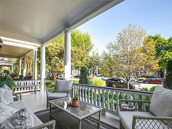 4th image of 2403 Grove Ave