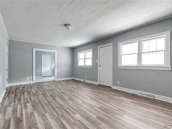 5th image of 1107 Roanoke Ave