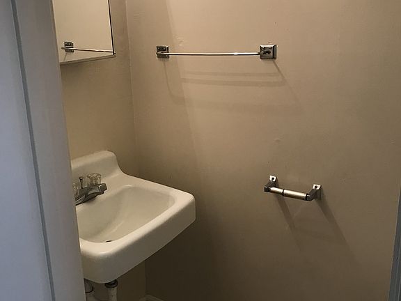 3rd image of 118 S 7th St