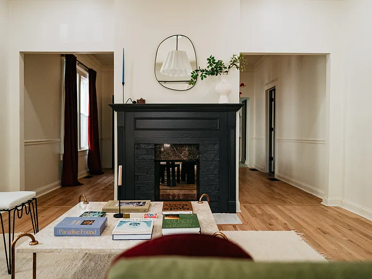 908 Oakhill Ave SW — Photo 3