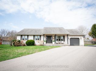 3 Belfast Cir, Tillsonburg, ON N4G 5G3