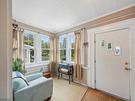 2nd image of 38 Franklin St