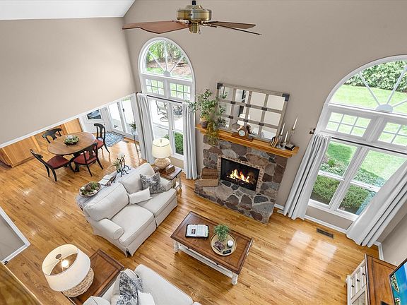 4th image of 17 Ashwood Ct
