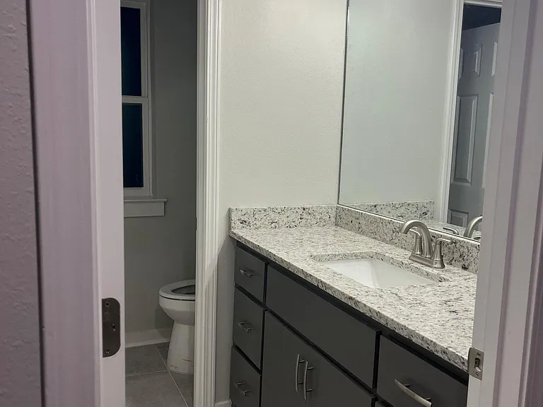 3201 S Izard St — Photo 8
