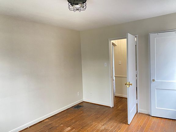 5th image of 1338 W 6th Ave