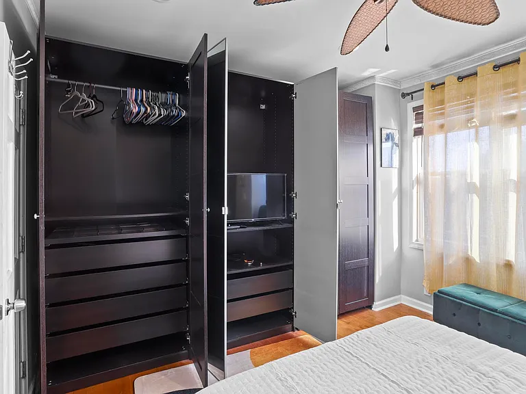 3346 Livingston St — Photo 15