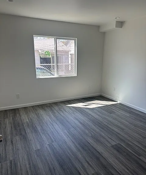 1037 E 50th St — Photo 10
