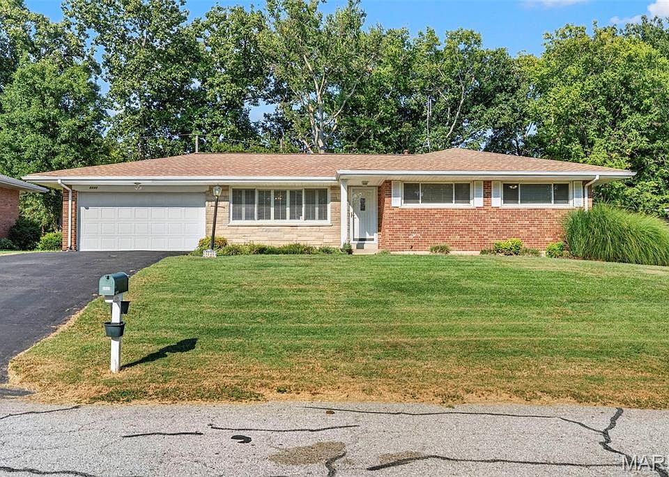 1st image of 8848 Red Oak Dr