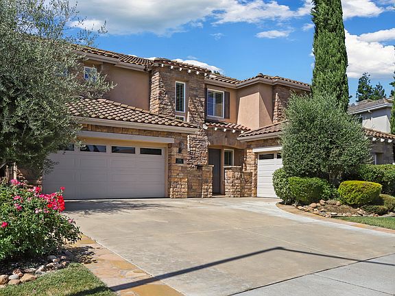 2nd image of 5518 Cortina Ln