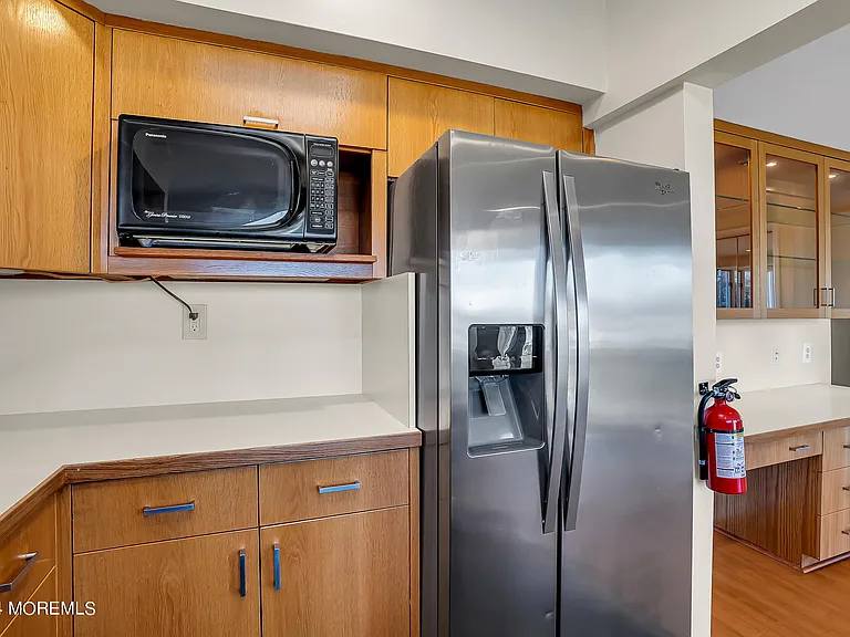 459 W Park Ave — Photo 10