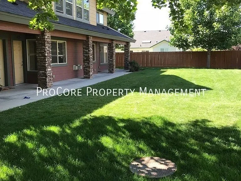 9846 W Rosecroft Ct — Photo 1
