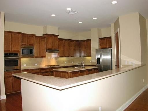 4th image of 230 DWYER AVE #702