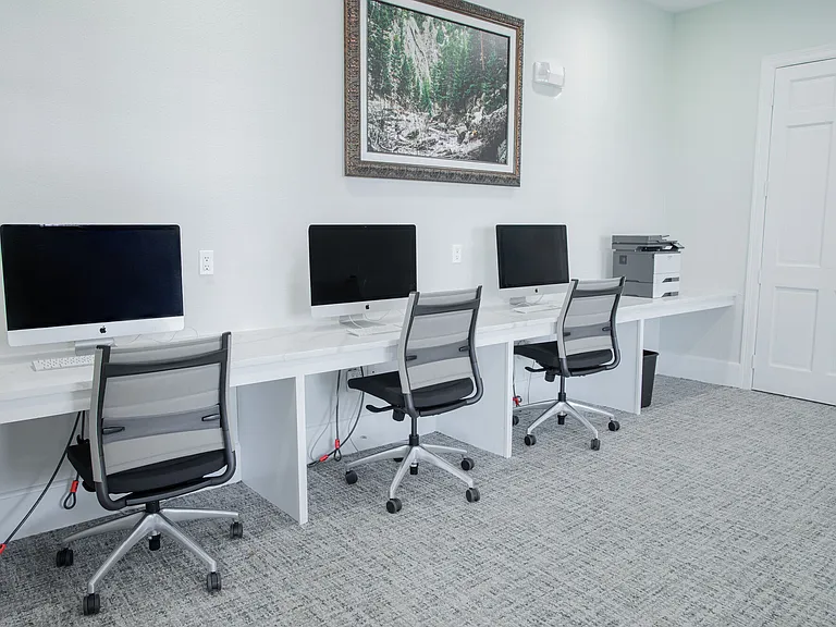 Mariposa River Bend 55+ Apartment Homes — Photo 5