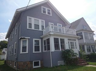 586 Weld St, West Roxbury, MA 02132