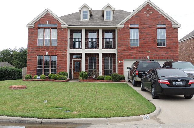 1st image of 701 Crockett Dr