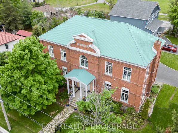11 Cross St, Loyalist, ON K0H 2H0