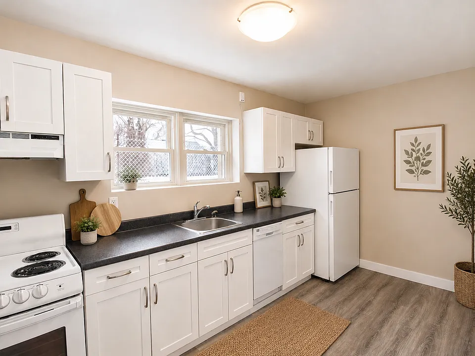 261 College St #3