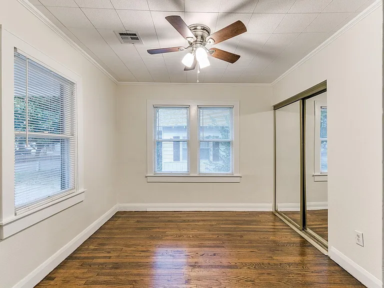 625 W Dewey St — Photo 20