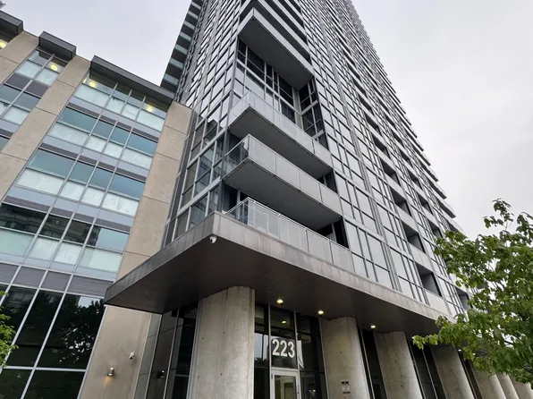 223 Webb Dr, Mississauga, ON