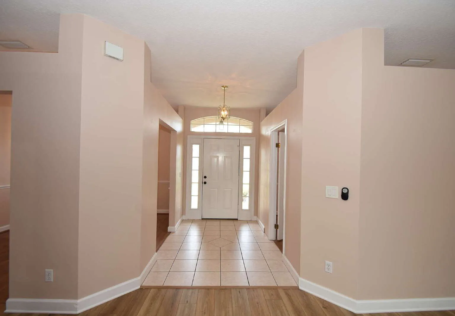 3 bed, 2.0 bath, 1982 sqft, $2,150 — Photo 4