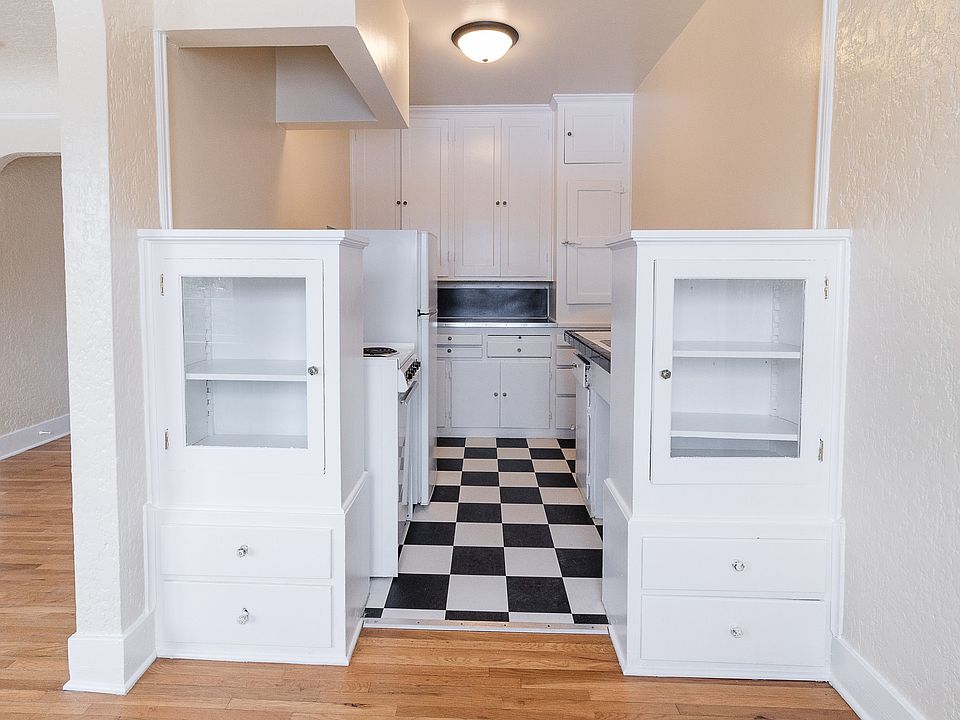 Adelle Apartments - Portland Oregon