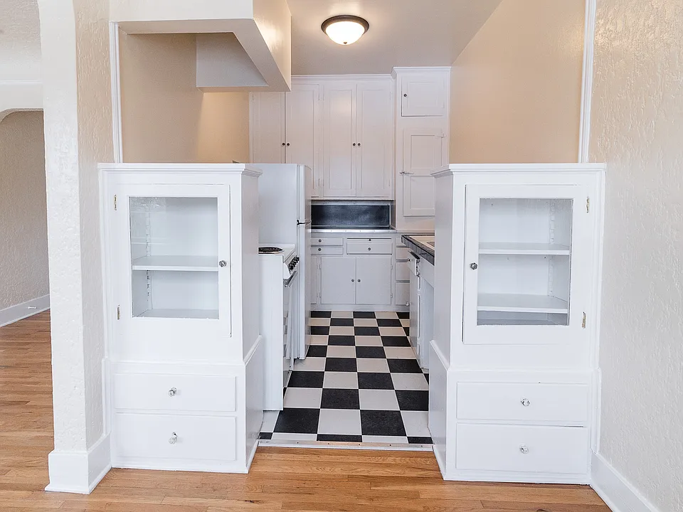Adelle Apartments - Portland Oregon