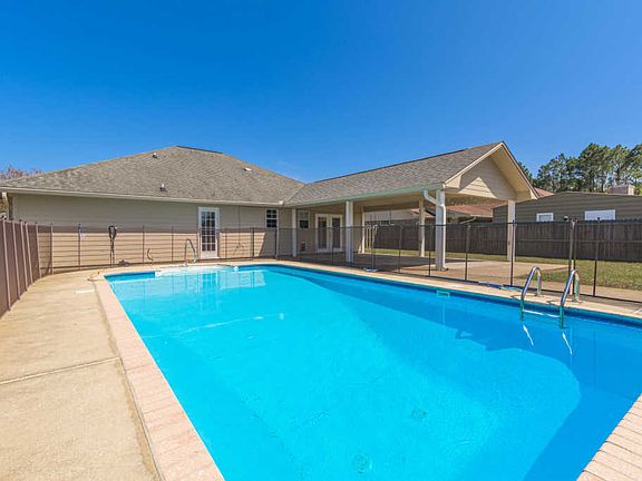 2nd image of 2213 Creekwood Ct