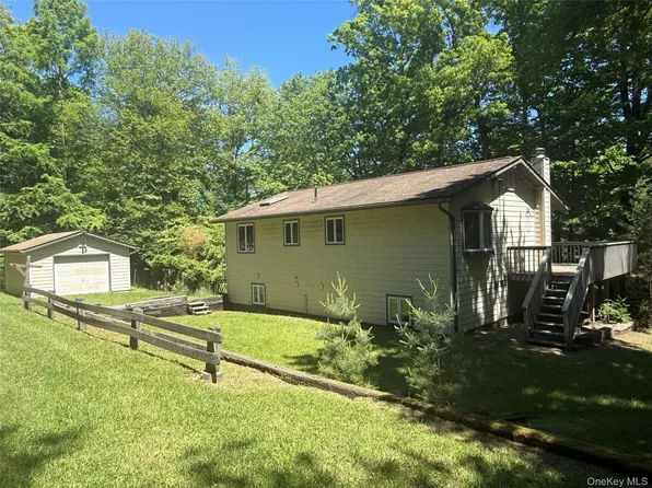 16 Fairway Drive, Highland Lake, NY 12743