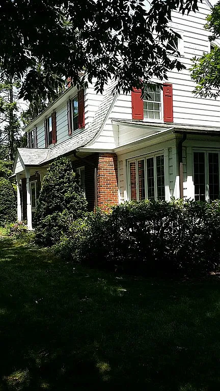 759 Park Hill Dr photo 1