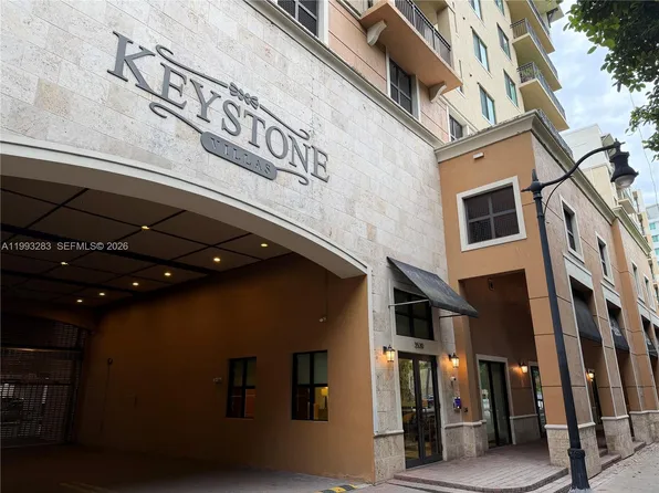 3530 SW 22nd St APT 706, Miami, FL 33145