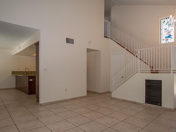 2nd image of 659 Woodward St