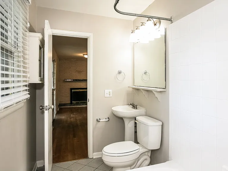 7605 Kimberly Dr — Photo 10