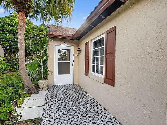 2nd image of 22334 SW 57th Circle