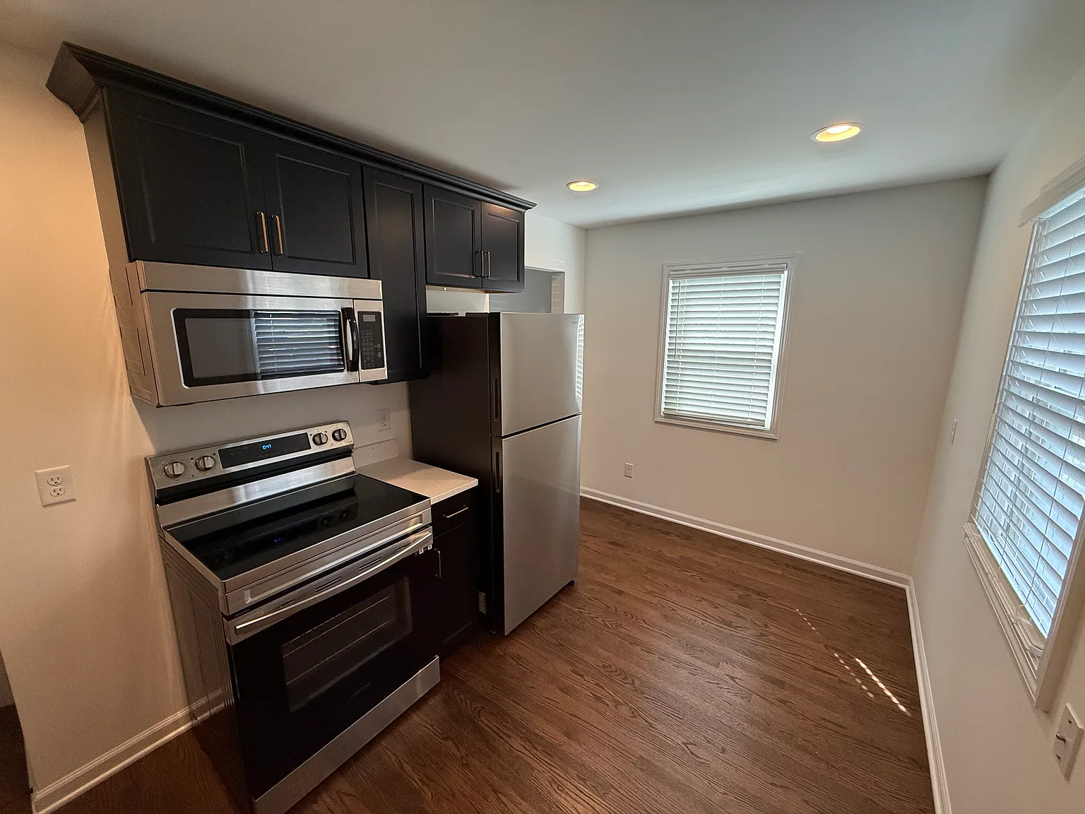 1201-1211 Colonial Dr — Photo 4