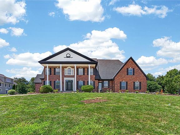 3rd image of 20 SE Meadowbrook Dr