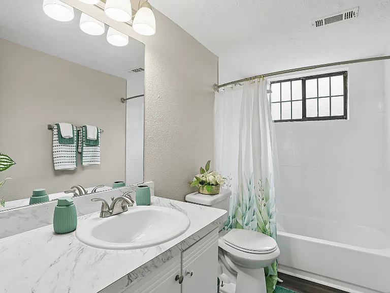 Brentwood Apartments — Photo 7