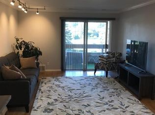 2101 W Good Hope Rd UNIT 212, Glendale, WI 53209