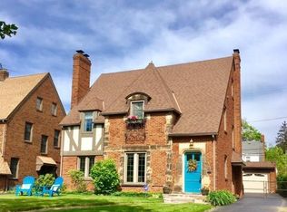 3333 Avalon Rd, Shaker Heights, OH 44120