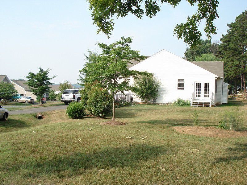2nd image of 1121 Kearns Ct