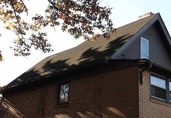 3rd image of 402 Fairywood St