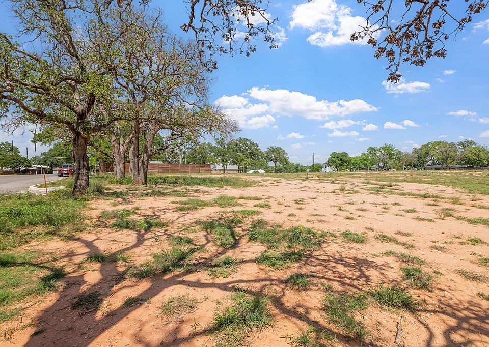 2nd image of 215 Catholic Cemetery Rd