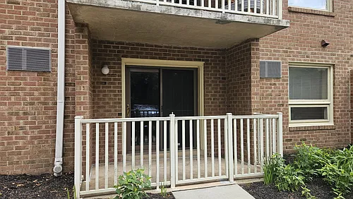 100 Campbell Cir #27 Photo 1