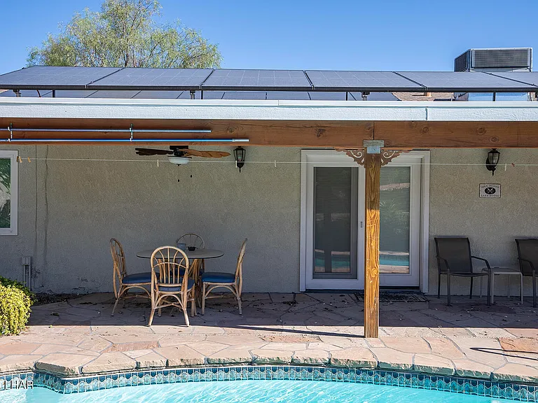 2906 Daytona Ave — Photo 15