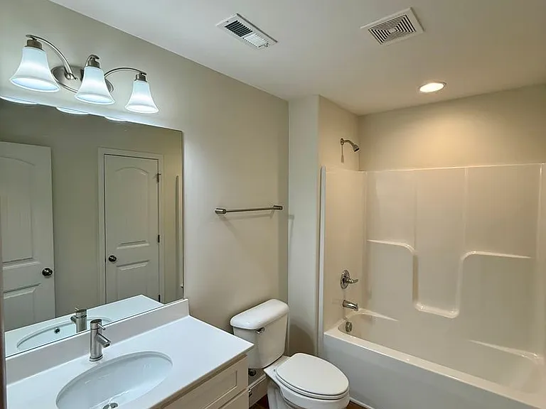 5928 Knox Hill Way — Photo 7