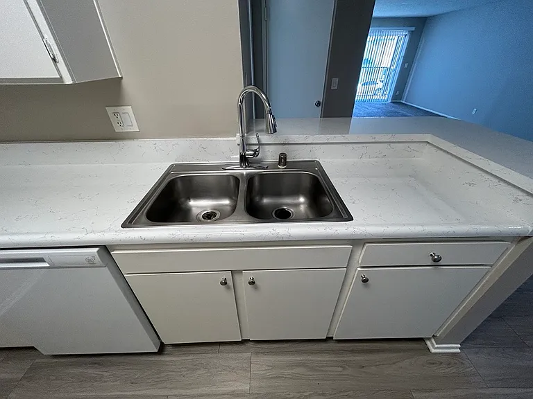 Taylor Garden Apartments — Photo 38
