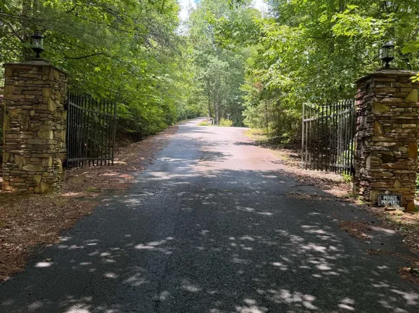 13 Pinnacle Ct, Blairsville, GA 30512