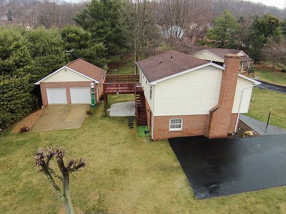 2nd image of 1332 West Ct