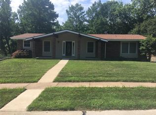 11946 Shallowbrook Dr, Saint Louis, MO 63146