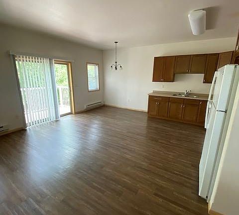 3rd image of 515 4th Ave NW #E