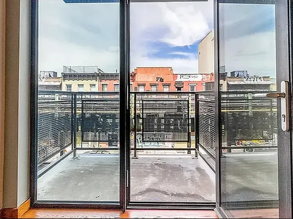 865 Willoughby Avenue image 5 of 14